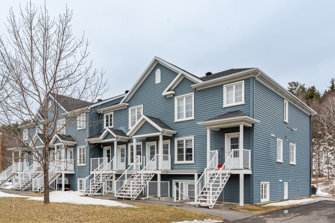 1328 Marie-Victorin Rte in Lévis, QC - Building Photo