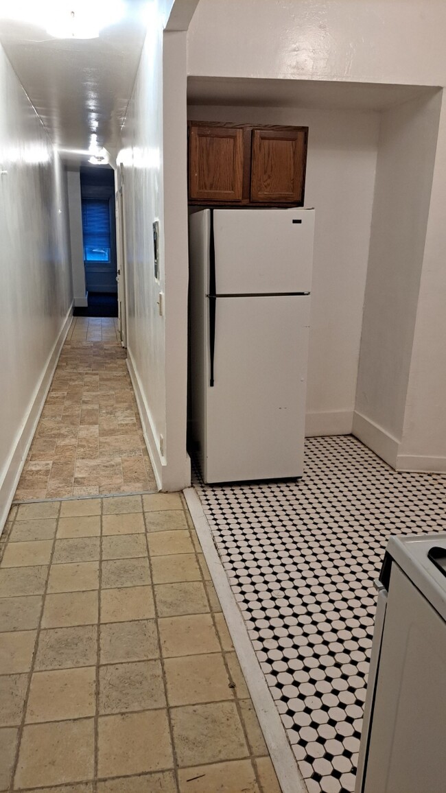 832 N Carey St, Unit 2 in Baltimore, MD - Building Photo - Building Photo
