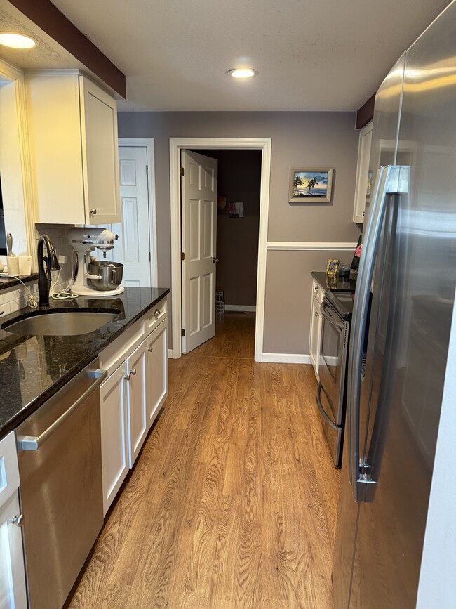 51 Stacey Cir in Windham, NH - Building Photo - Building Photo