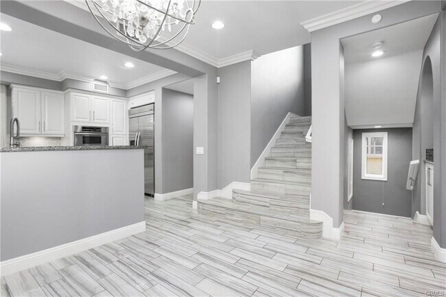 2682 Bungalow Pl in Newport Beach, CA - Building Photo - Building Photo