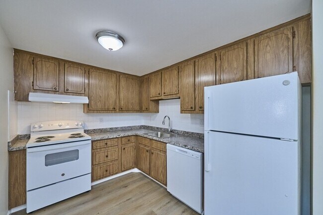 15 Old Colony Ln in Arlington, MA - Building Photo - Building Photo