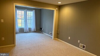 8890 Montjoy Pl in Ellicott City, MD - Building Photo