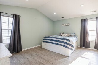 519 Jennifer Cir in Mundelein, IL - Building Photo - Building Photo