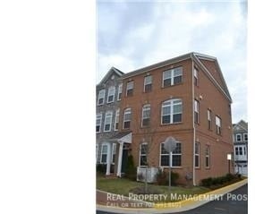 10607 Legacy Ln in Fairfax, VA - Building Photo - Building Photo