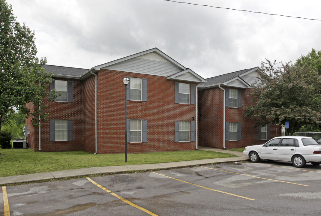 Country Place Apartments in Springfield, TN - Building Photo