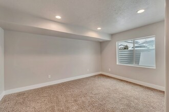 1929 N 4100 W-Unit -B in Lehi, UT - Foto de edificio - Building Photo