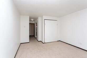 Clair Commons in Toledo, OH - Building Photo - Interior Photo