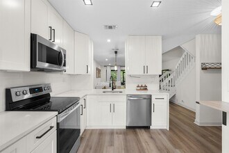 4908 NW 82nd Ave in Lauderhill, FL - Building Photo - Building Photo