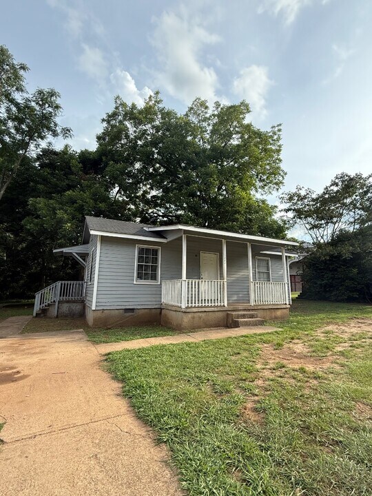 308 Dix St in Lagrange, GA - Building Photo