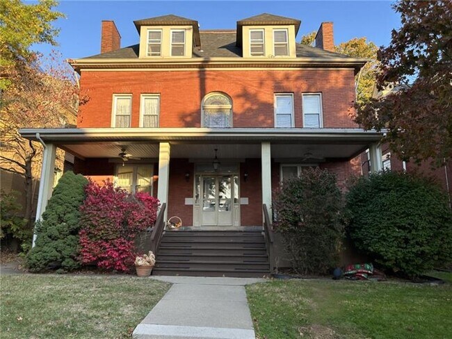 421 N Pacific Ave in Pittsburgh, PA - Building Photo - Building Photo