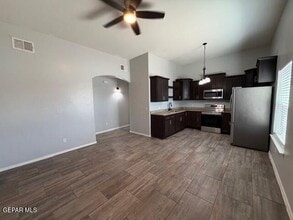 14981 Vechot Dr in El Paso, TX - Building Photo - Building Photo