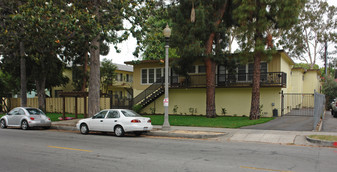 Bungalows on Madison Apartments