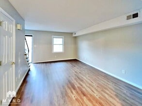 4705 Blue Bird Ct, Unit 4 in Raleigh, NC - Foto de edificio - Building Photo