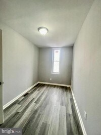 3901 Poplar St photo'