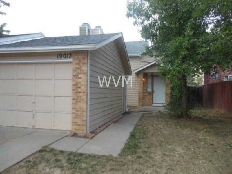 19013 E 16th Ave in Aurora, CO - Building Photo