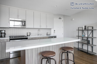 8809 Washington Blvd in Culver City, CA - Building Photo - Building Photo