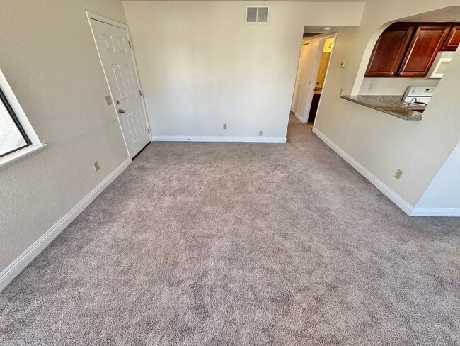 811 Bass Dr in Henderson, NV - Building Photo - Building Photo