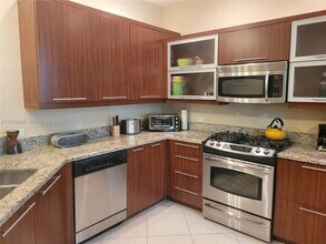 2901 NW 126th Ave in Sunrise, FL - Building Photo - Building Photo