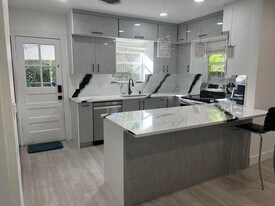 291 E Boca Raton Rd in Boca Raton, FL - Building Photo