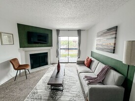 1071 Clayton Ln, Unit SI ID1534929P in Austin, TX - Building Photo