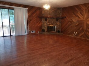 2521 Oakrill Rd in Marietta, GA - Building Photo - Building Photo