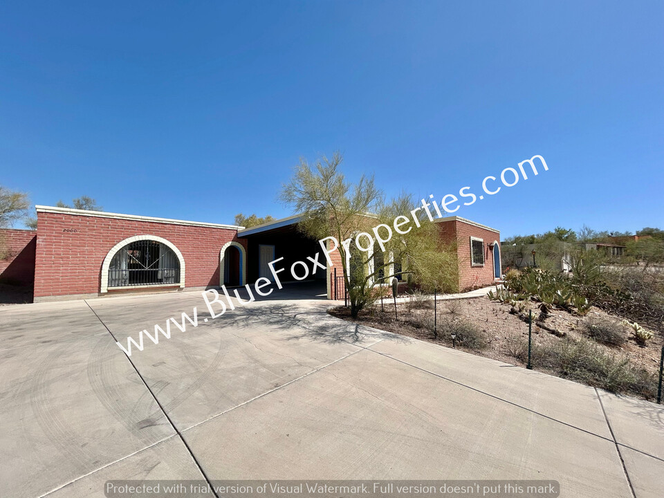 2060 N Painted Hills Rd in Tucson, AZ - Building Photo