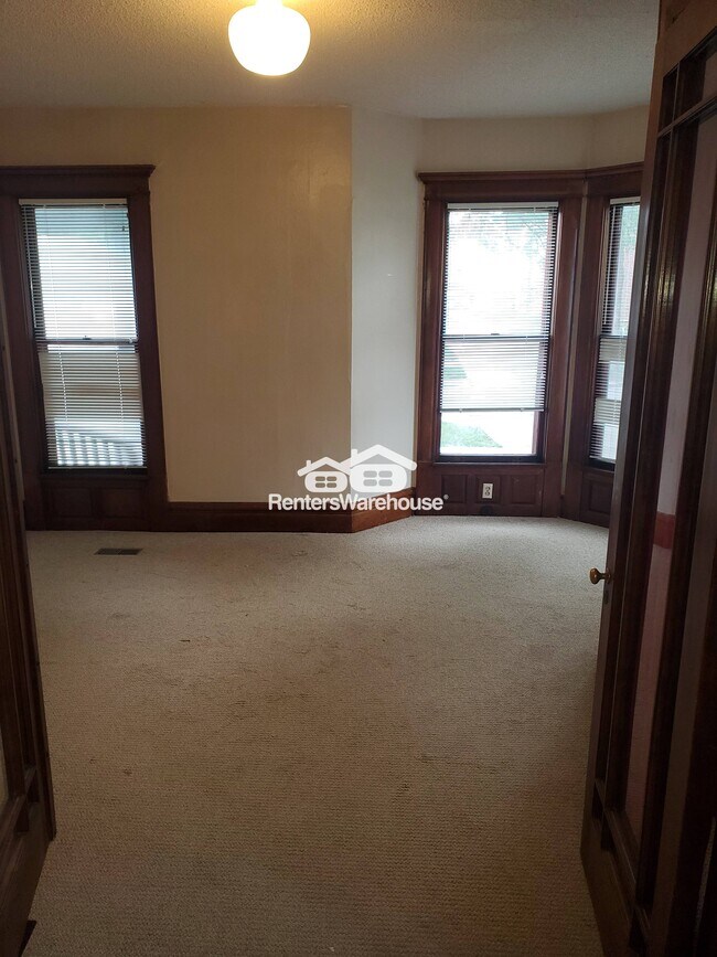 916 SE 5th St in Minneapolis, MN - Building Photo - Building Photo