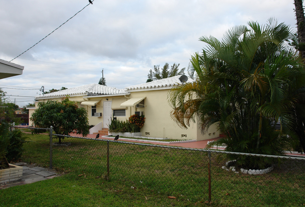 1824 Adams St in Hollywood, FL - Building Photo