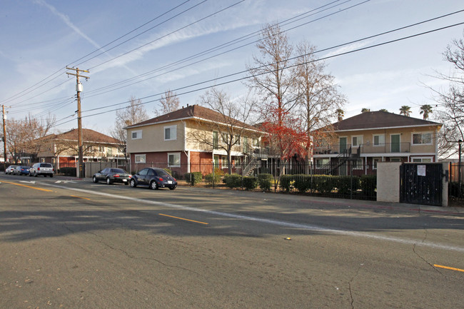 Mutual Housing at Dixieanne in Sacramento, CA - Building Photo - Building Photo