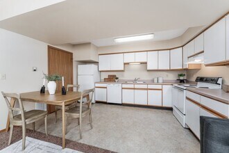 East Pointe Townhomes in Sioux Falls, SD - Foto de edificio - Building Photo