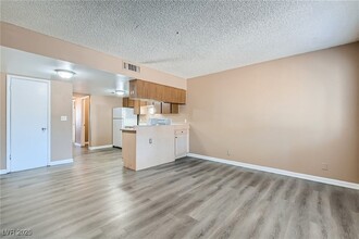 3604 Thomas Ave, Unit 1 in North Las Vegas, NV - Building Photo - Building Photo