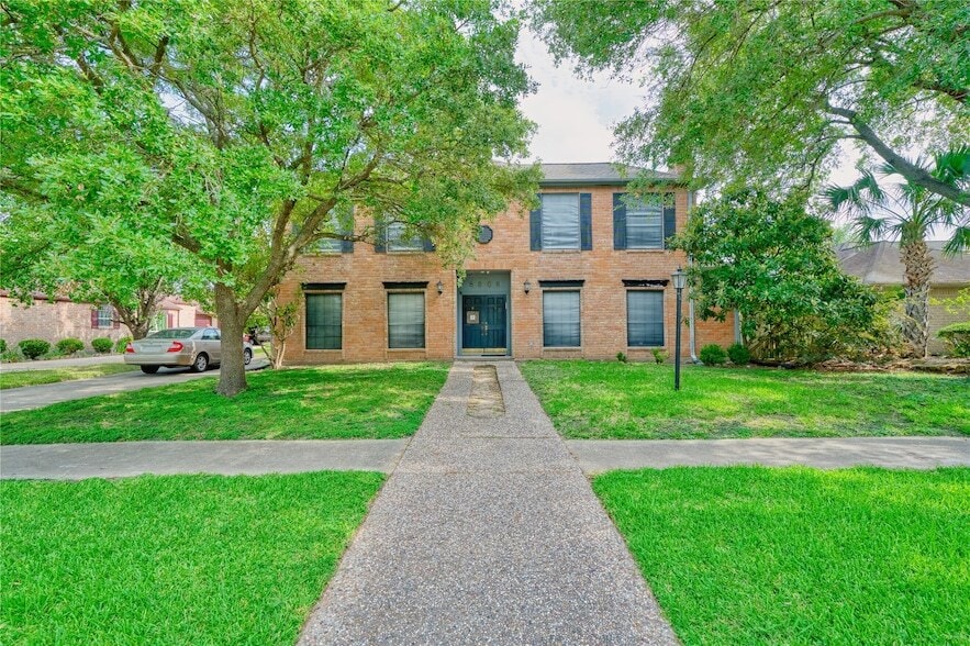 8006 Albin Ln in Houston, TX - Foto de edificio