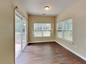 1071 Heritage Manor Dr in Raleigh, NC - Building Photo - Building Photo