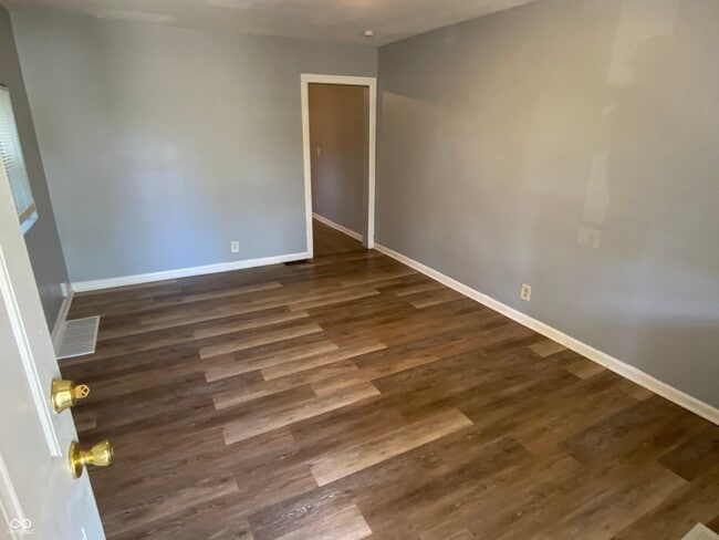 2842 N Chester Ave in Indianapolis, IN - Building Photo - Building Photo