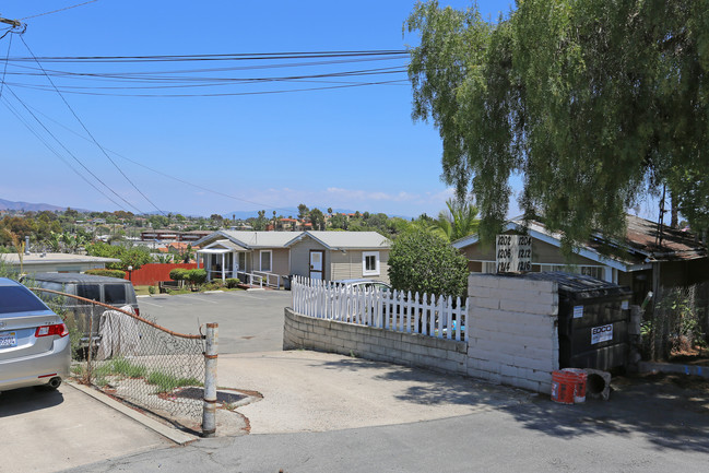 1202-1216 E 7th St in National City, CA - Building Photo - Building Photo