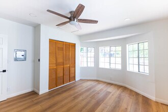1729 Kent St in Los Angeles, CA - Foto de edificio - Building Photo