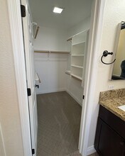 7260 E Softwind Dr in Scottsdale, AZ - Foto de edificio - Building Photo