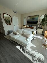 109 NW 24th St, Unit S2 in Miami, FL - Building Photo - Building Photo
