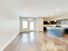 200 Bexley Way in White House, TN - Foto de edificio - Building Photo