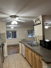 14 Newtown Rd in Danbury, CT - Building Photo - Building Photo