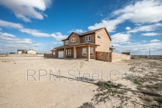 868 E Sandusky Dr in Pueblo West, CO - Building Photo - Building Photo