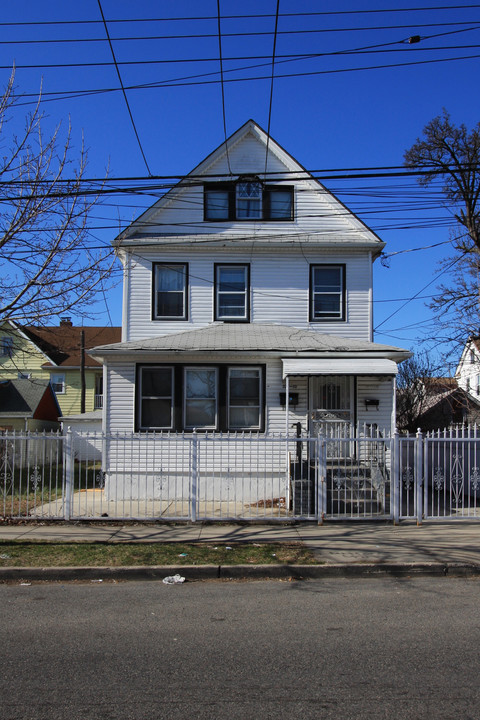 107-10 Inwood St in Jamaica, NY - Building Photo