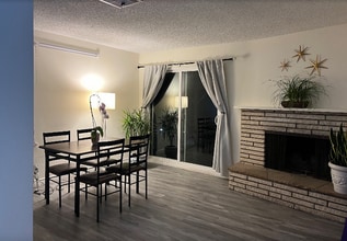 11941 S Della Ln in Garden Grove, CA - Building Photo - Building Photo