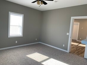 16 Bower St, Unit 2 bed First Floor in Bangor, ME - Building Photo - Building Photo
