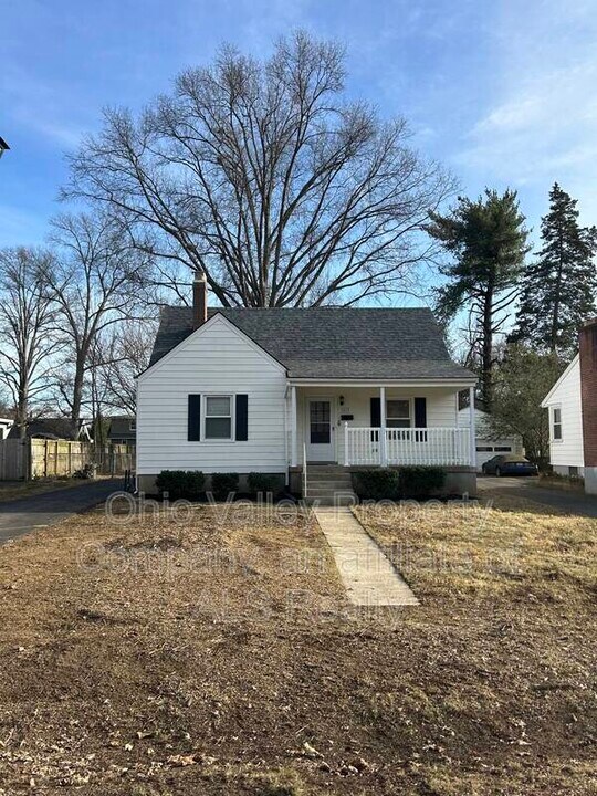 3812 Napanee Rd in Louisville, KY - Building Photo