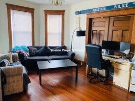 109 Calumet St, Unit 1 in Boston, MA - Building Photo