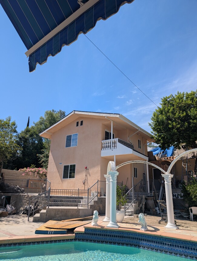 20229 Lorenzana Dr in Los Angeles, CA - Building Photo - Building Photo