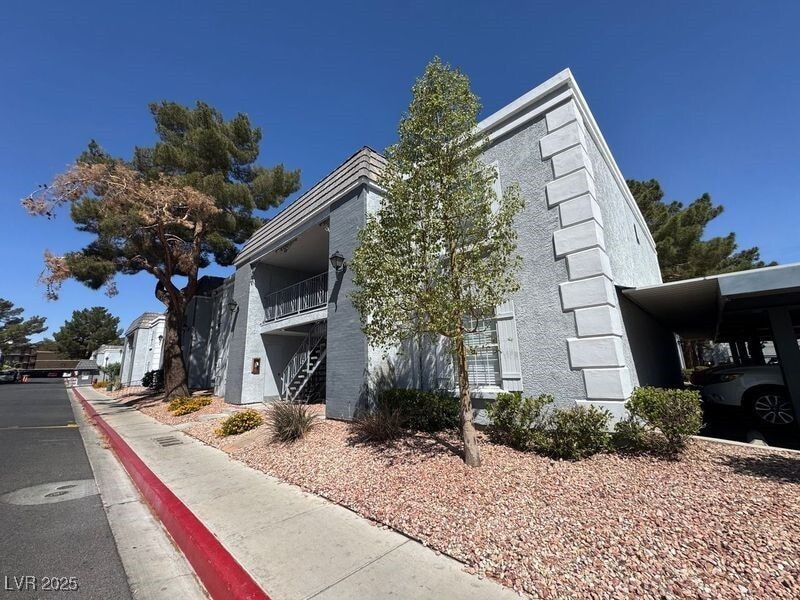 3823 S Maryland Pkwy in Las Vegas, NV - Building Photo