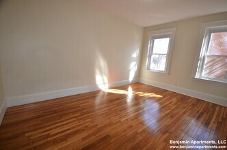 1334 Commonwealth Ave, Unit 18 in Boston, MA - Building Photo - Building Photo