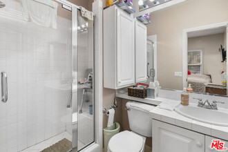 996 N Antonio Cir in Orange, CA - Building Photo - Building Photo